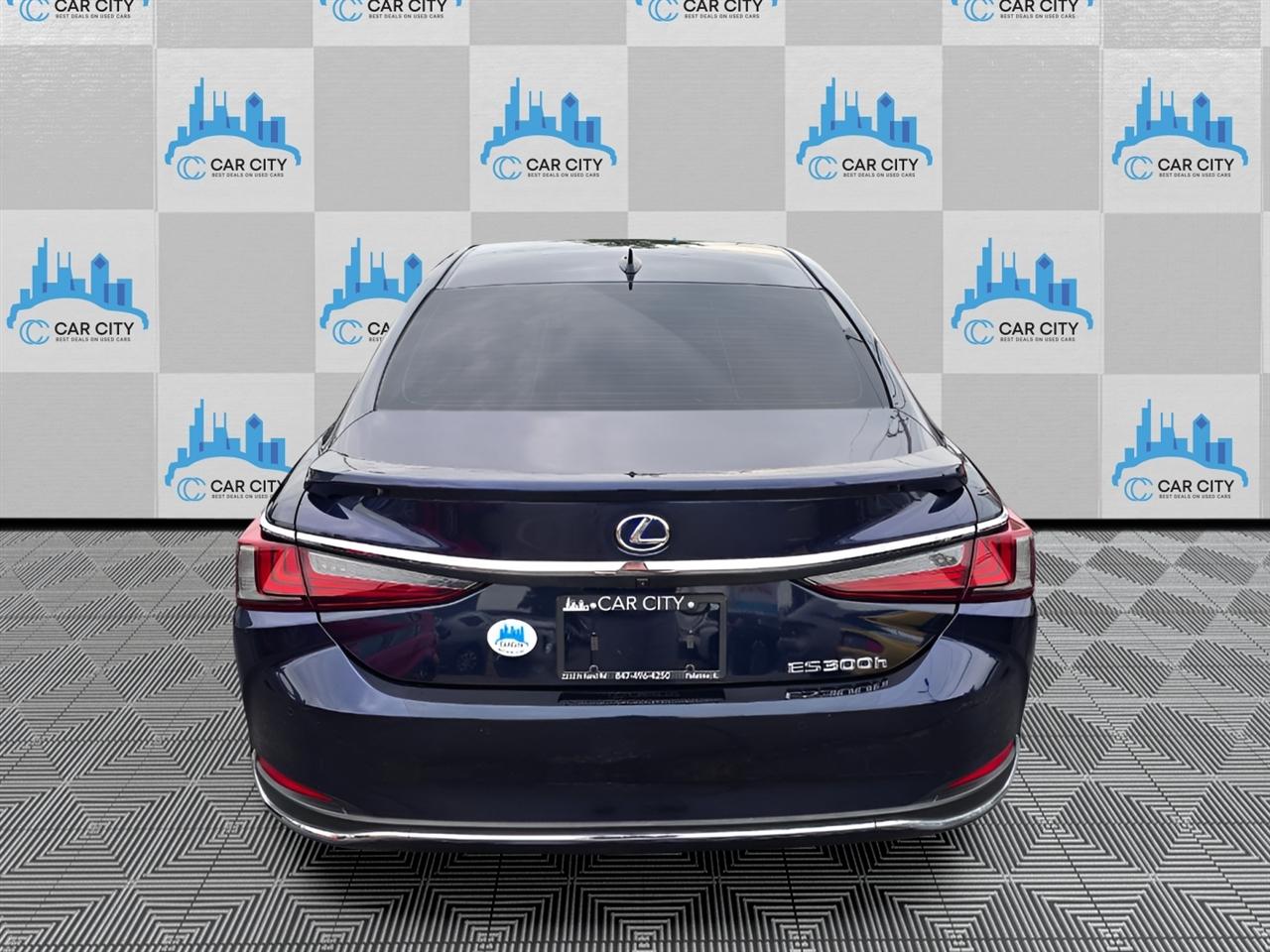 Lexus ES 300h Luxury 2021
