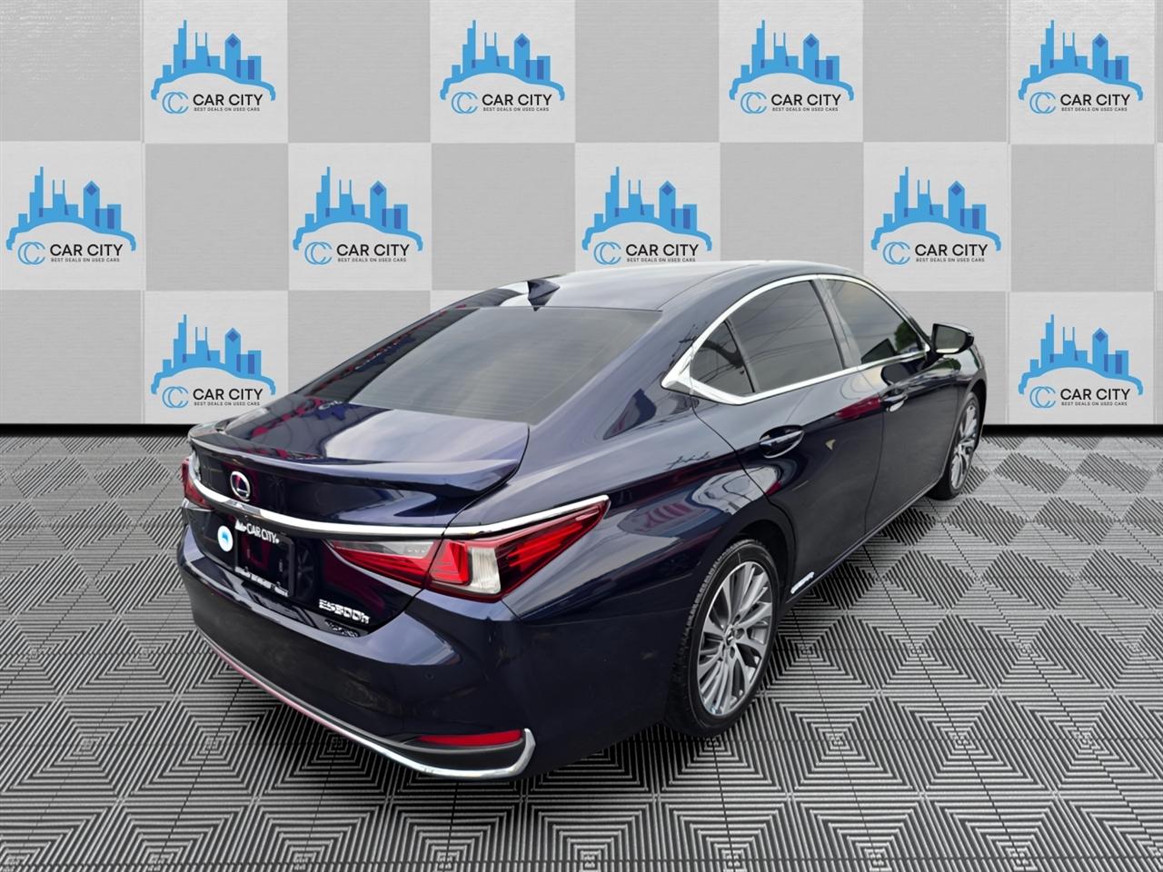 Lexus ES 300h Luxury 2021