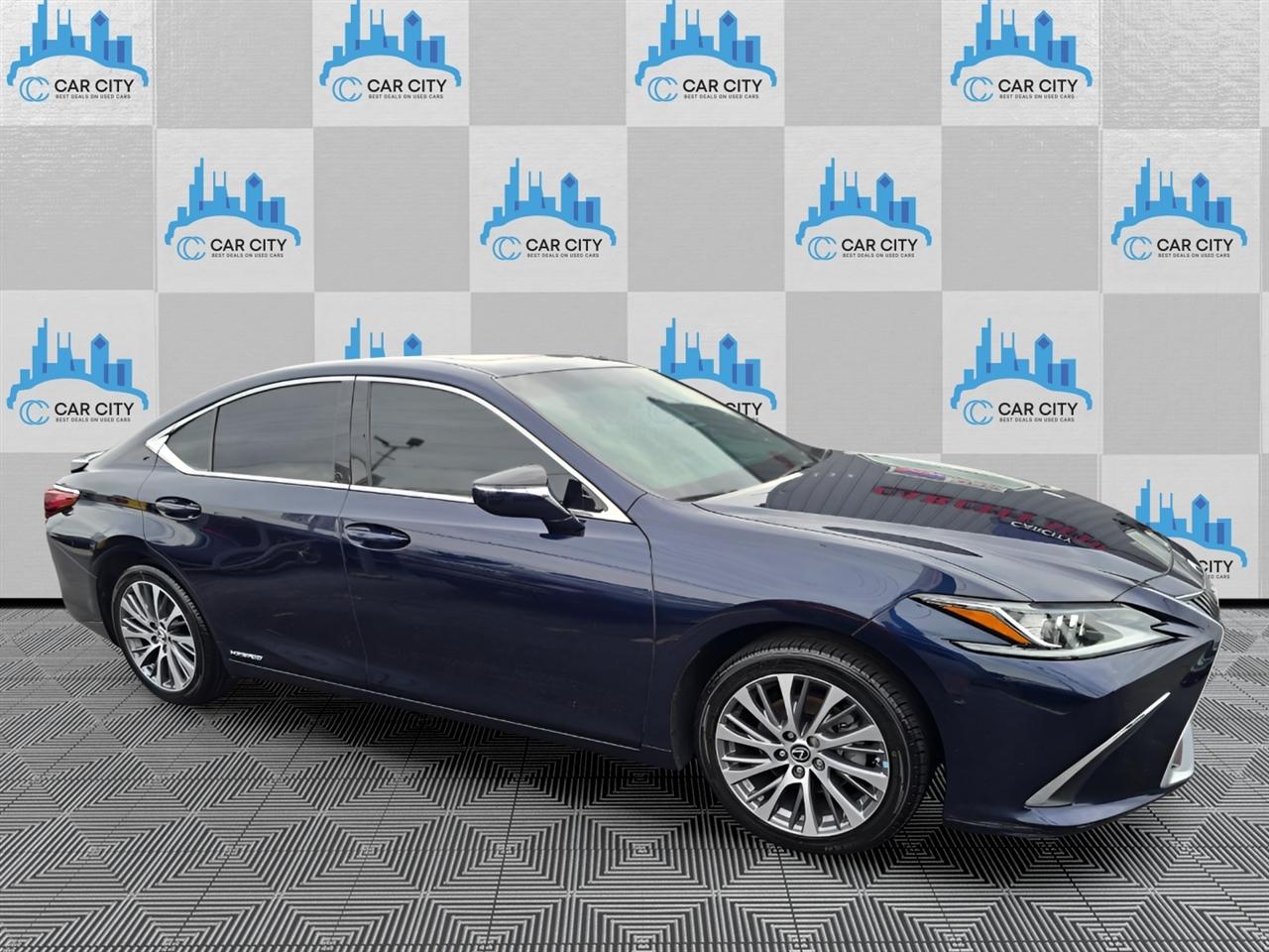 Lexus ES 300h Luxury 2021