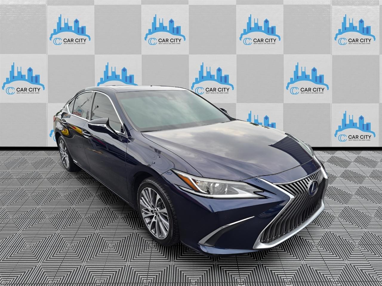 Lexus ES 300h Luxury 2021