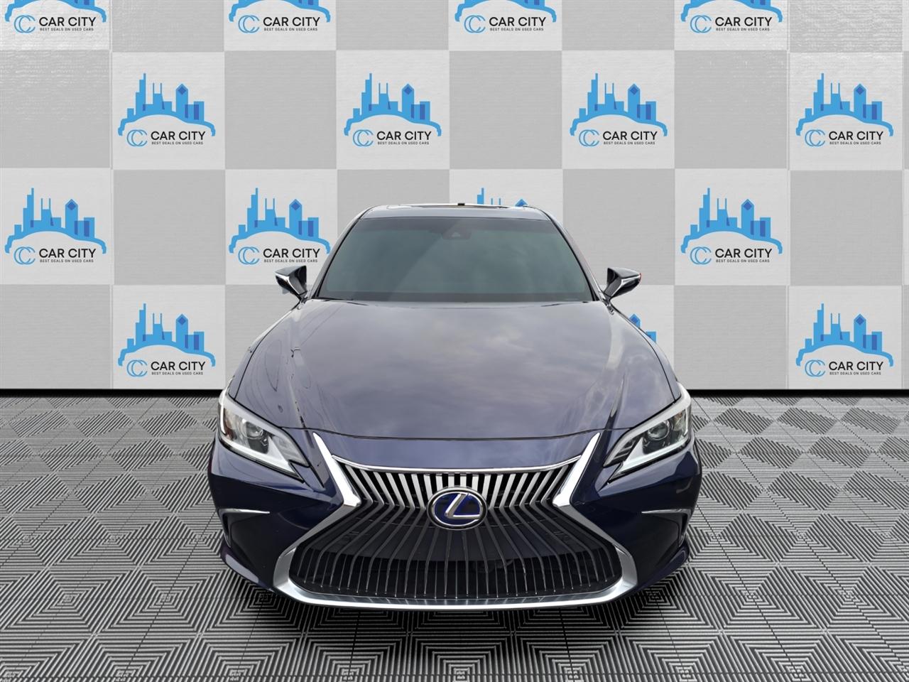 Lexus ES 300h Luxury 2021