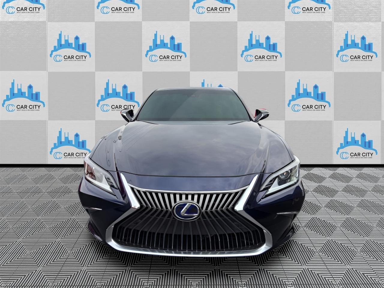 Lexus ES 300h Luxury 2021