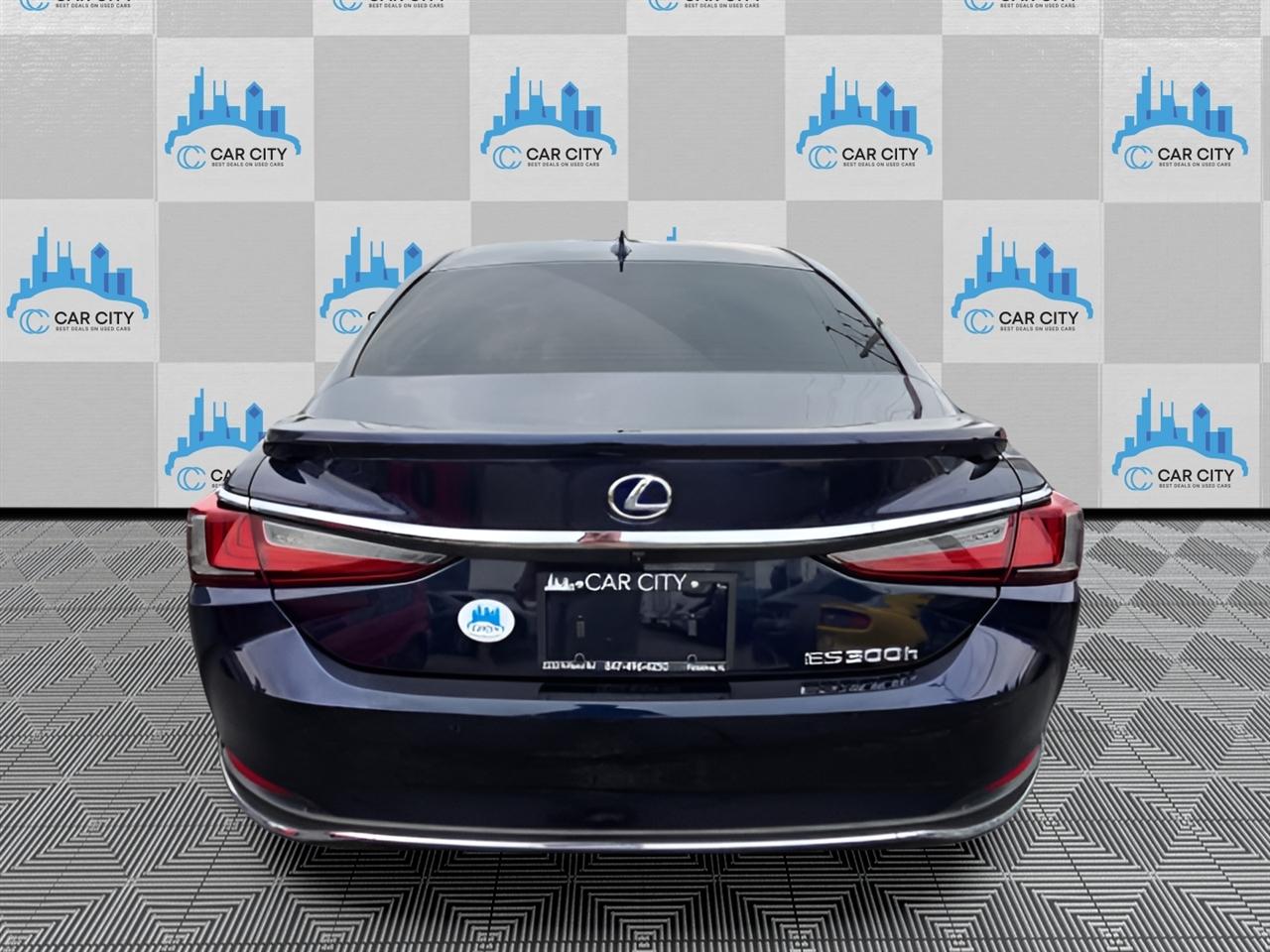 Lexus ES 300h Luxury 2021