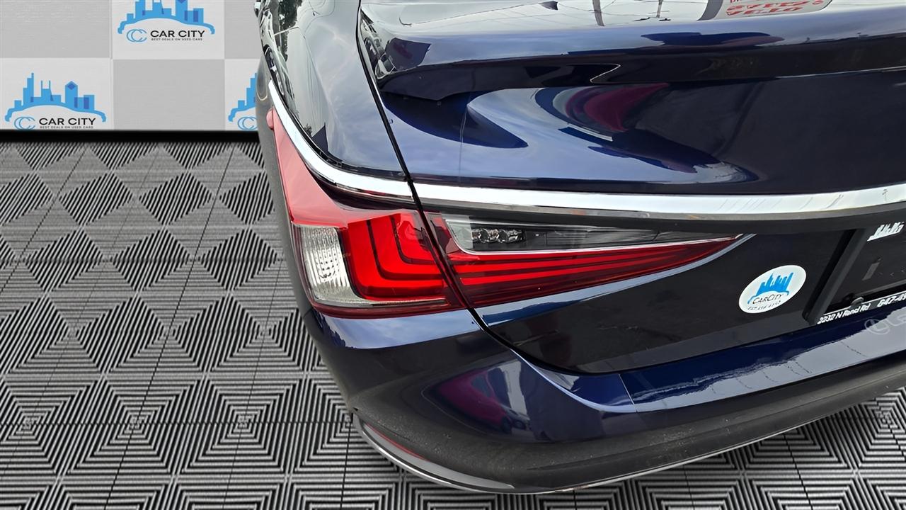 Lexus ES 300h Luxury 2021