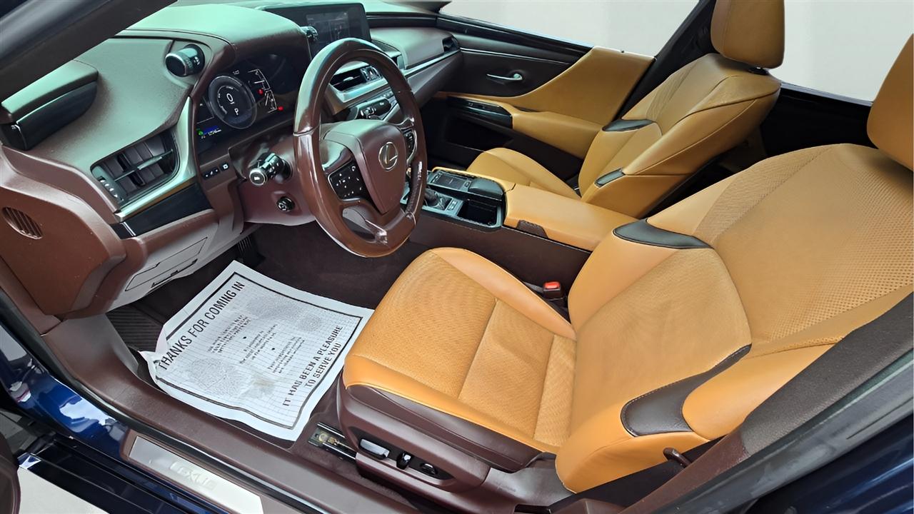 Lexus ES 300h Luxury 2021