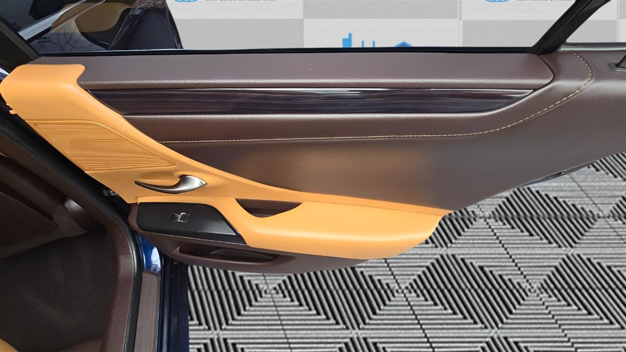 Lexus ES 300h Luxury 2021