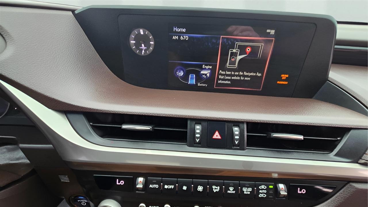 Lexus ES 300h Luxury 2021