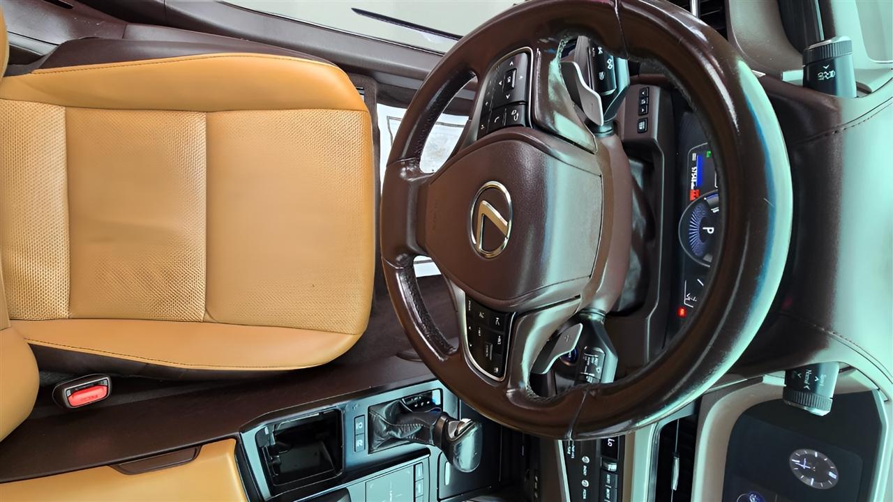 Lexus ES 300h Luxury 2021
