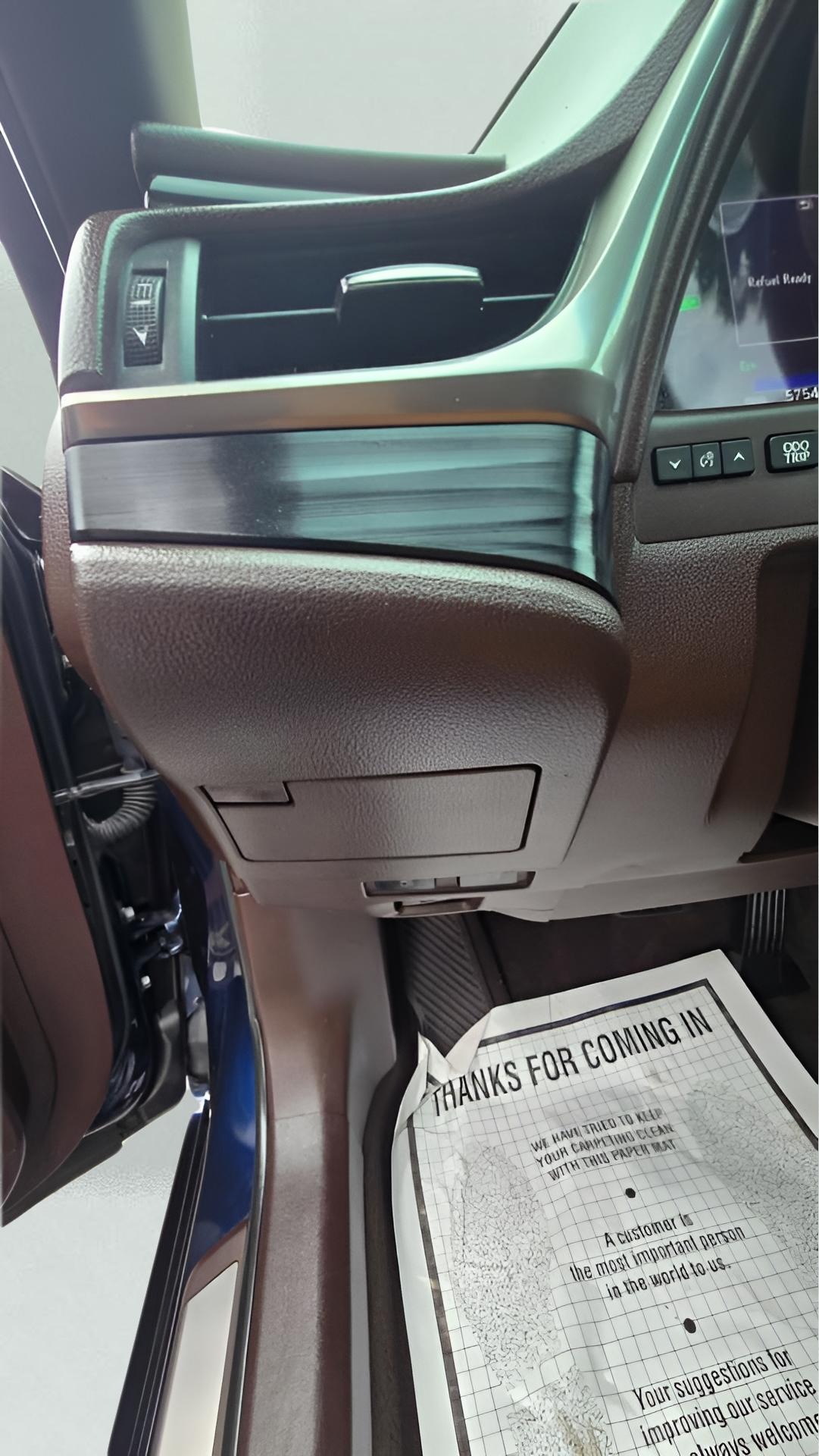 Lexus ES 300h Luxury 2021