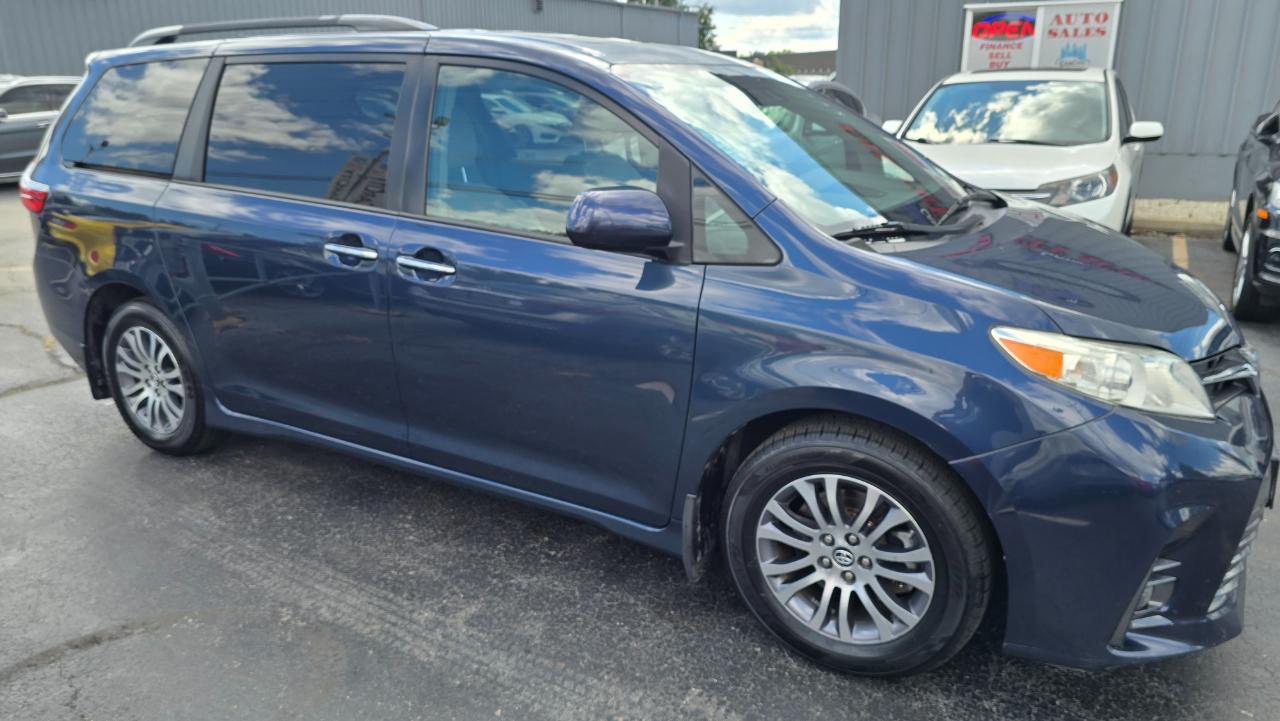 Toyota Sienna Limited Premium 7-Passenger 2018