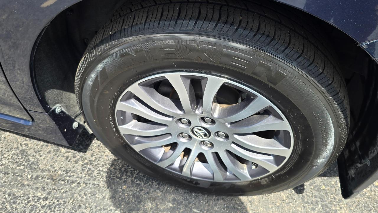 Toyota Sienna Limited Premium 7-Passenger 2018