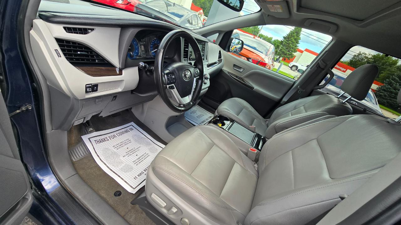 Toyota Sienna Limited Premium 7-Passenger 2018