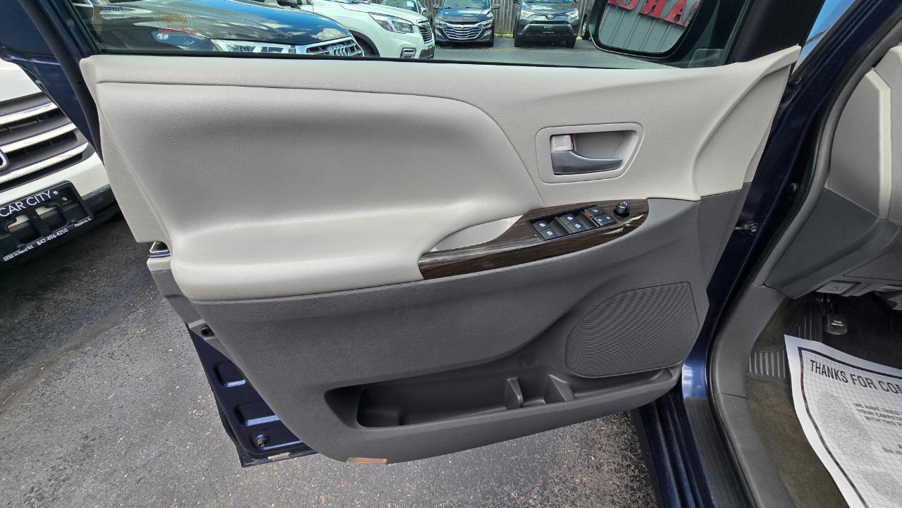 Toyota Sienna Limited Premium 7-Passenger 2018