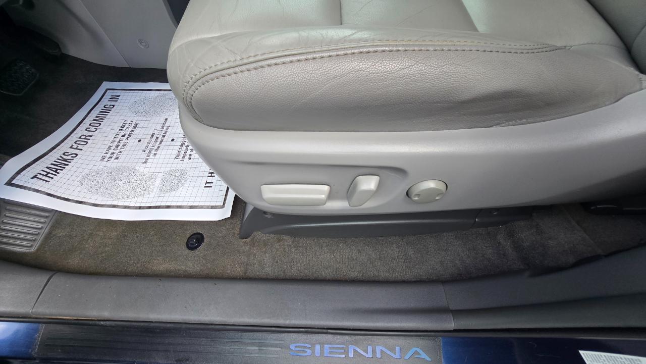 Toyota Sienna Limited Premium 7-Passenger 2018