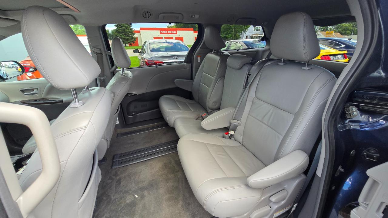 Toyota Sienna Limited Premium 7-Passenger 2018