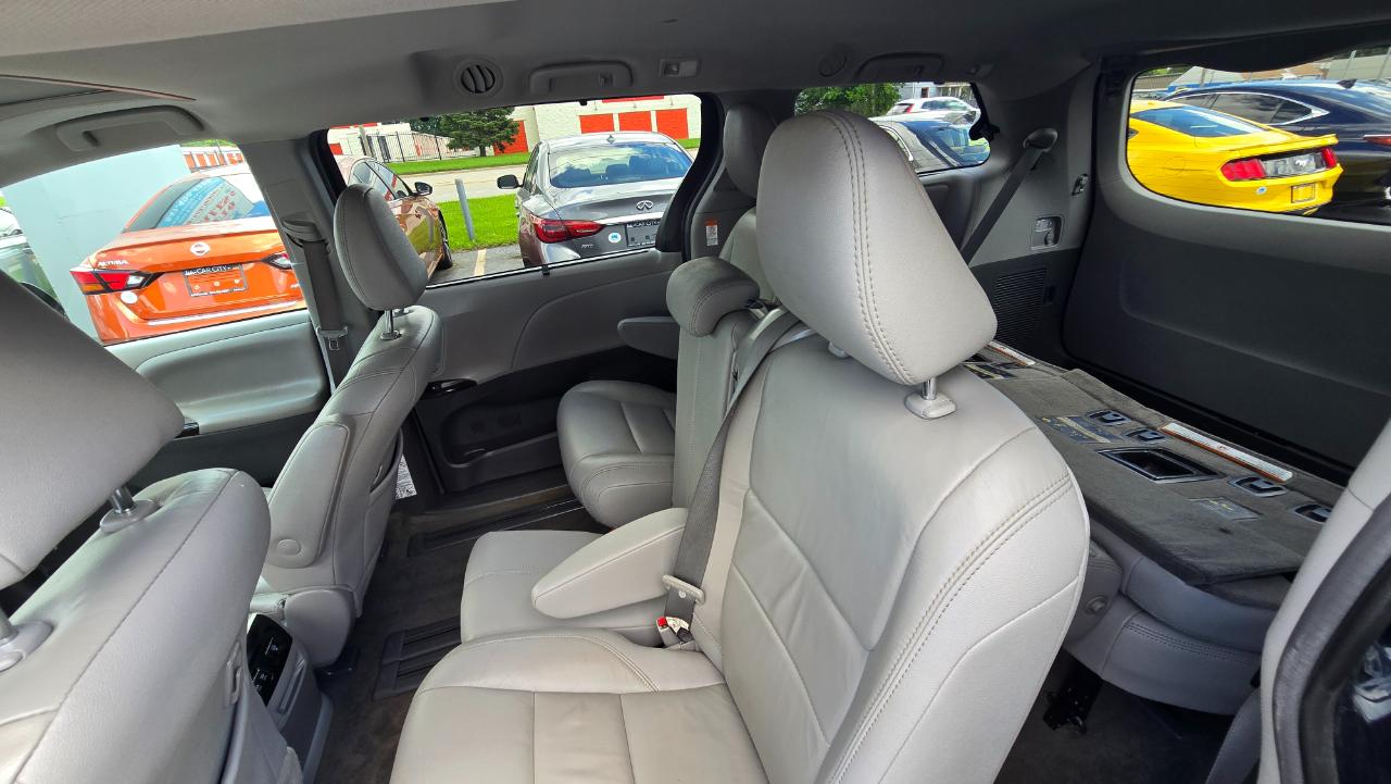 Toyota Sienna Limited Premium 7-Passenger 2018