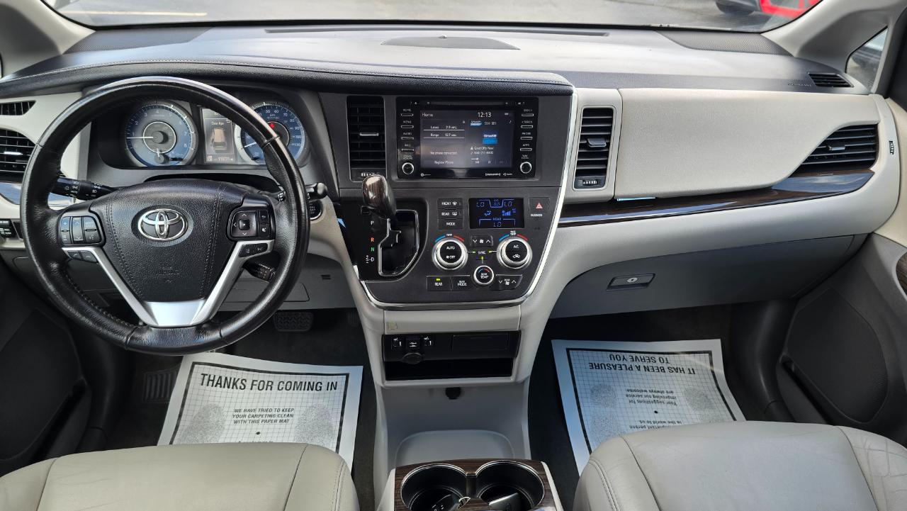Toyota Sienna Limited Premium 7-Passenger 2018