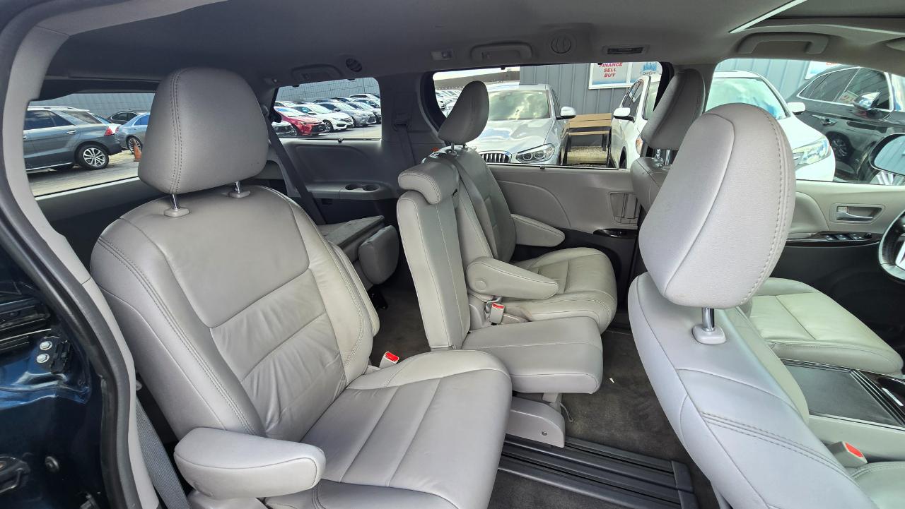 Toyota Sienna Limited Premium 7-Passenger 2018