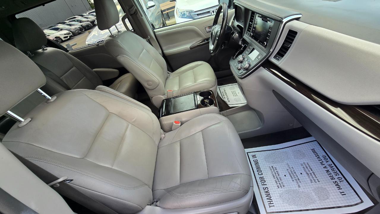 Toyota Sienna Limited Premium 7-Passenger 2018