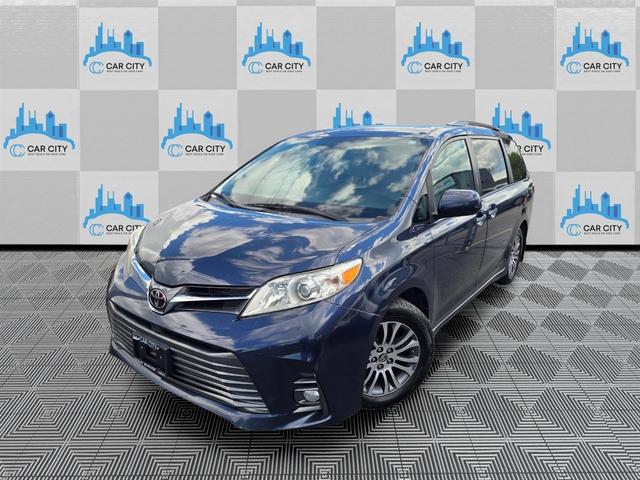 Blue 2018 Toyota Sienna Minivan Front-Wheel Drive Automatic