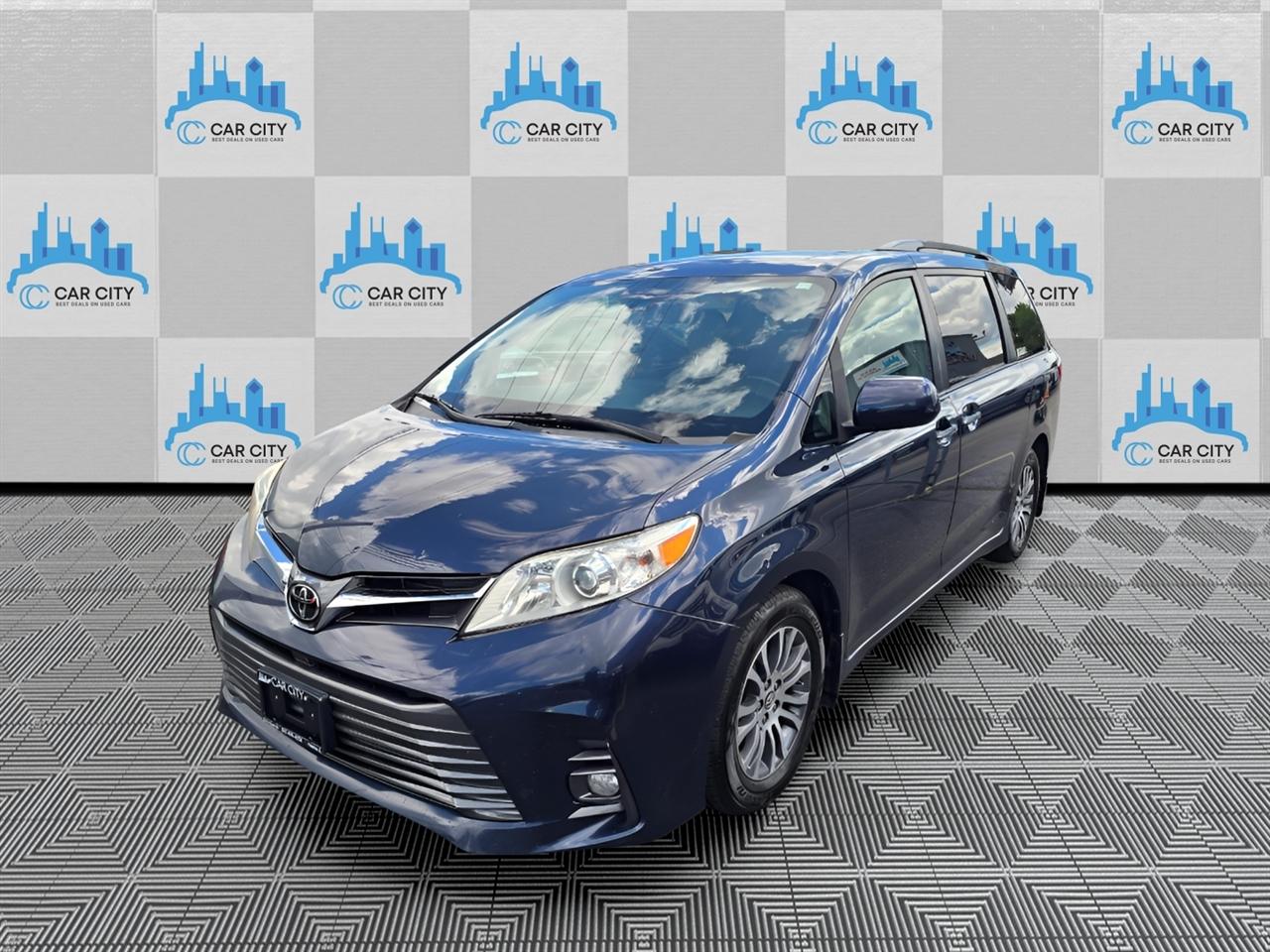 Toyota Sienna Limited Premium 7-Passenger 2018