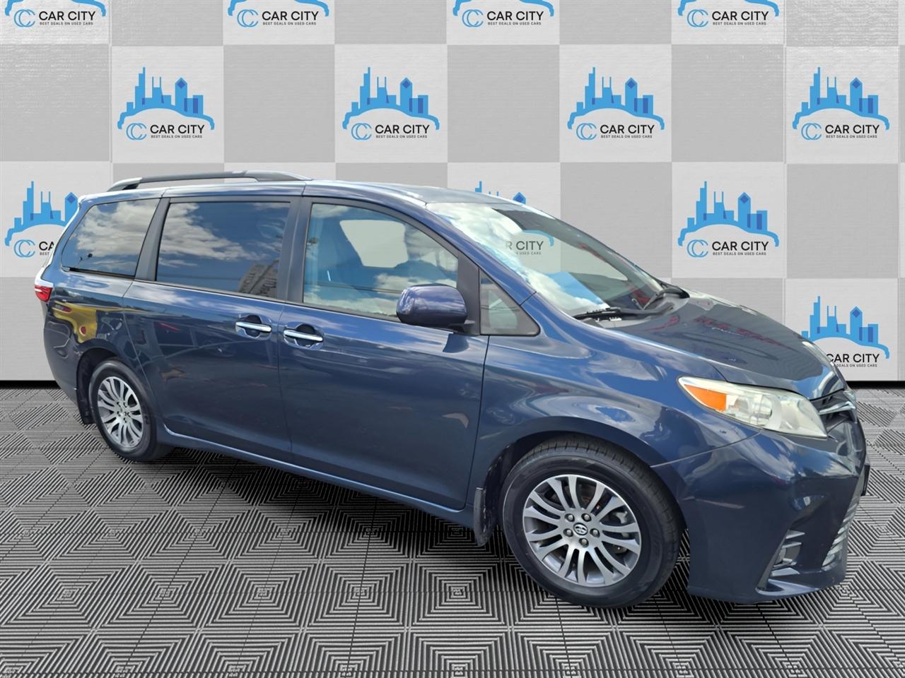 Toyota Sienna Limited Premium 7-Passenger 2018