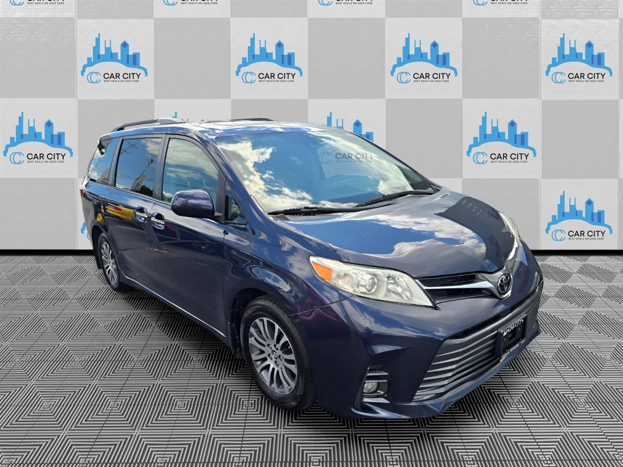 Toyota Sienna Limited Premium 7-Passenger 2018