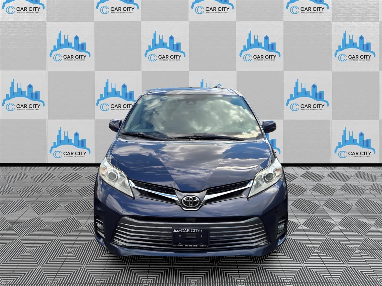 Toyota Sienna Limited Premium 7-Passenger 2018