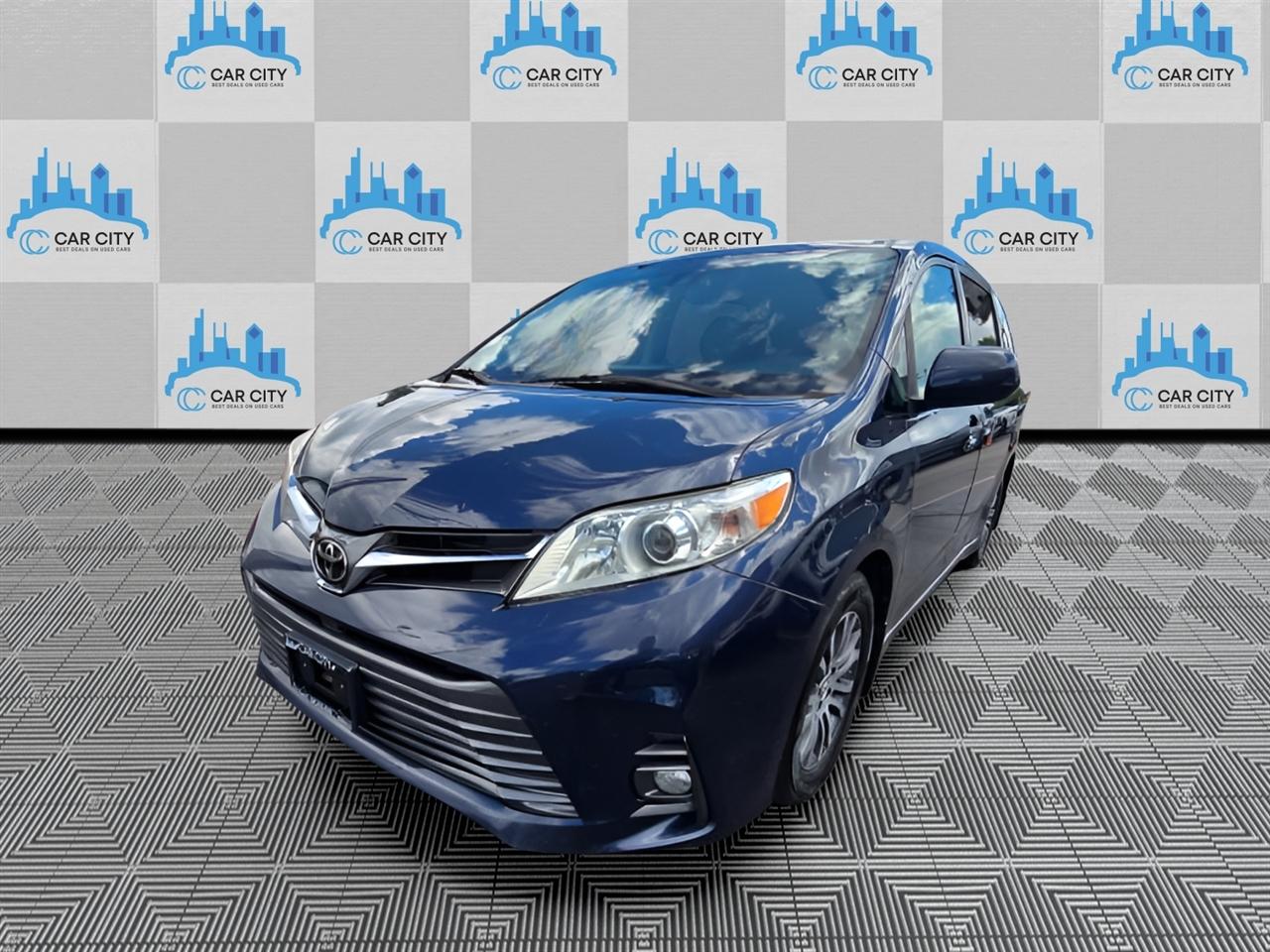 Toyota Sienna Limited Premium 7-Passenger 2018