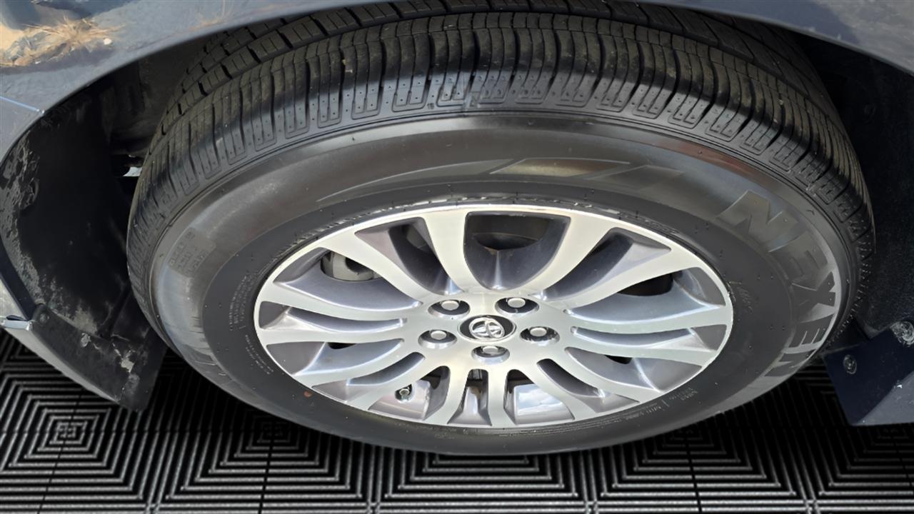 Toyota Sienna Limited Premium 7-Passenger 2018