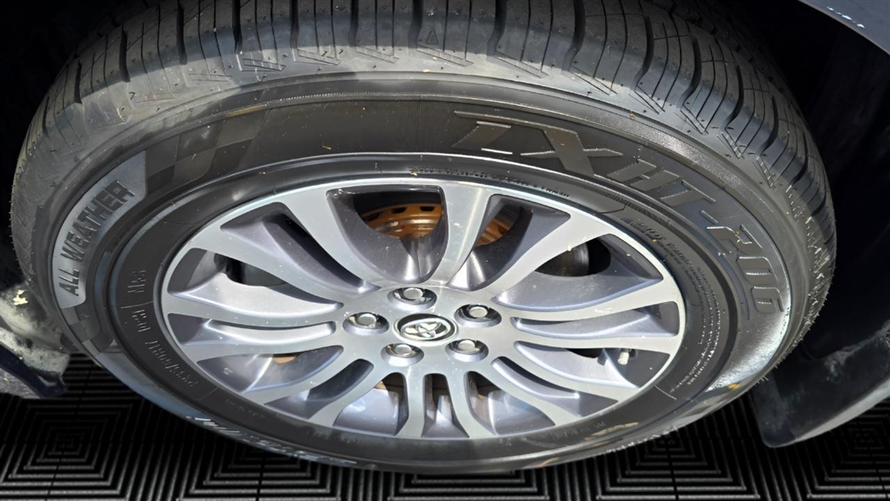 Toyota Sienna Limited Premium 7-Passenger 2018