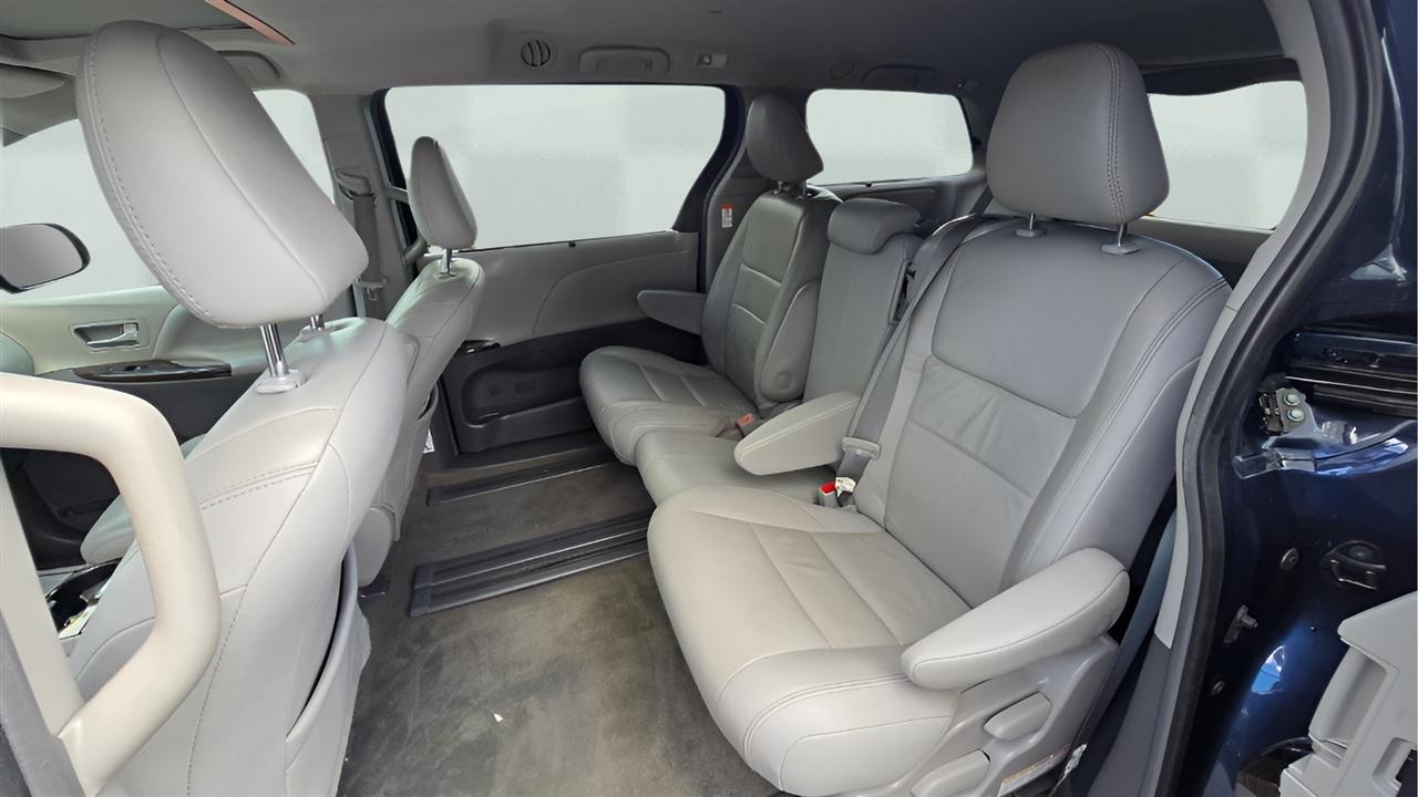 Toyota Sienna Limited Premium 7-Passenger 2018
