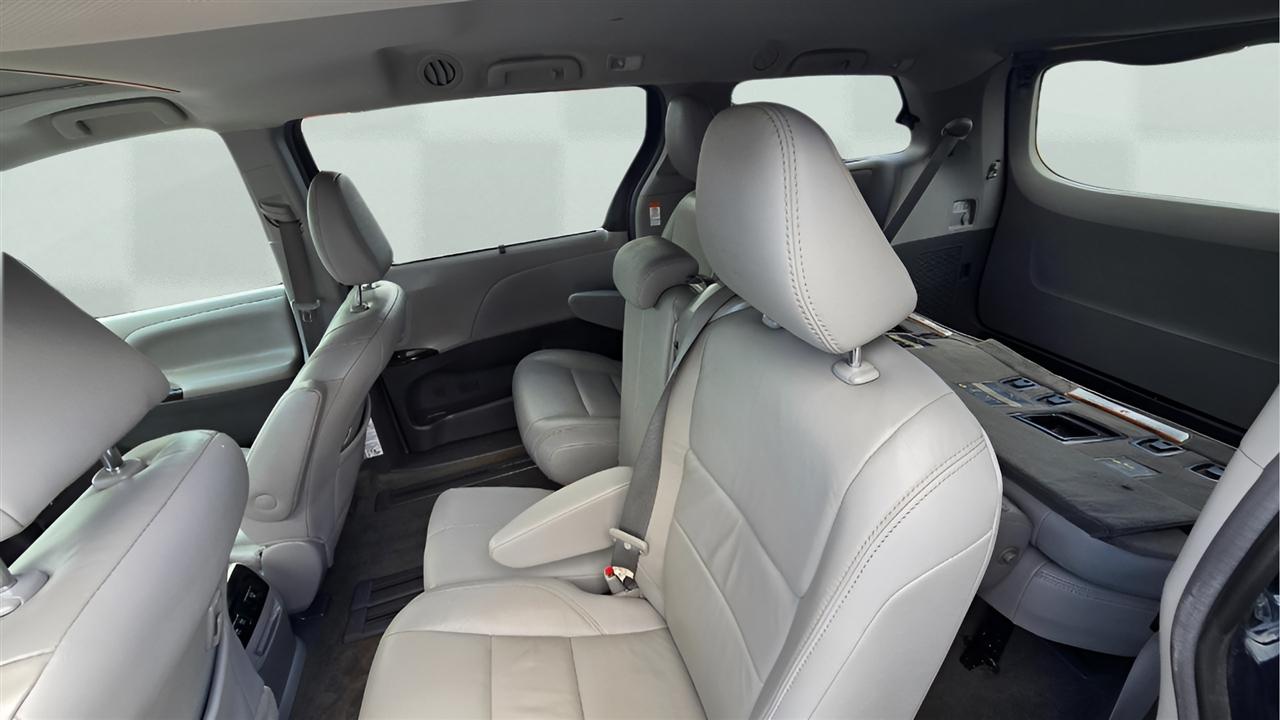 Toyota Sienna Limited Premium 7-Passenger 2018
