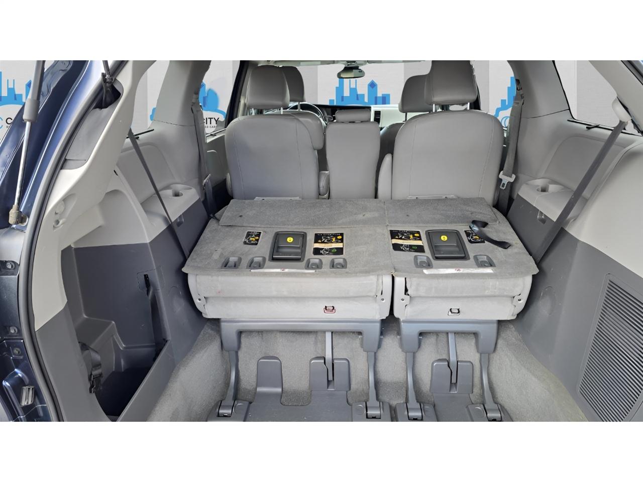 Toyota Sienna Limited Premium 7-Passenger 2018
