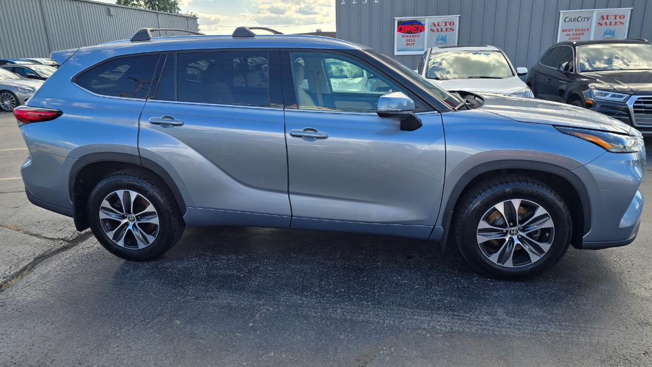 Toyota Highlander XLE Nav AWD V6 2021