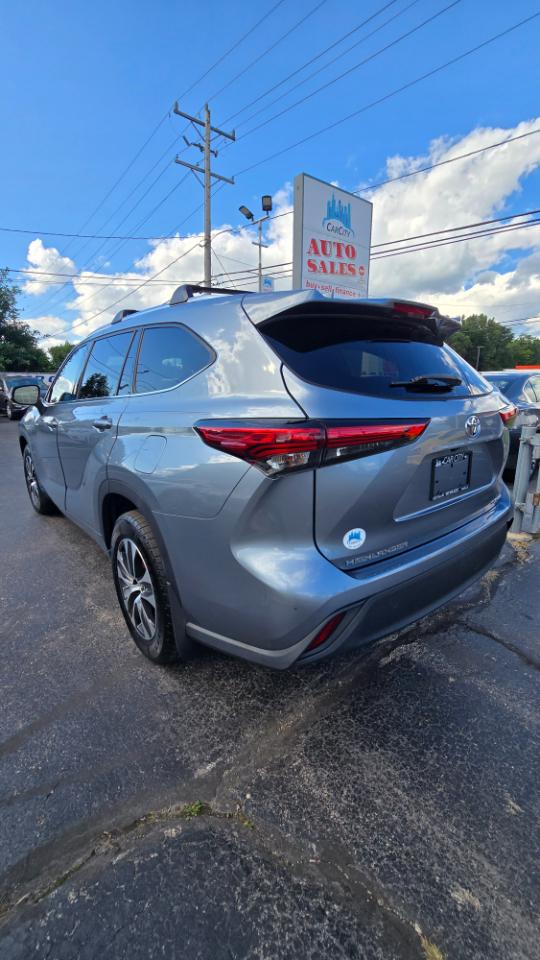 Toyota Highlander XLE Nav AWD V6 2021