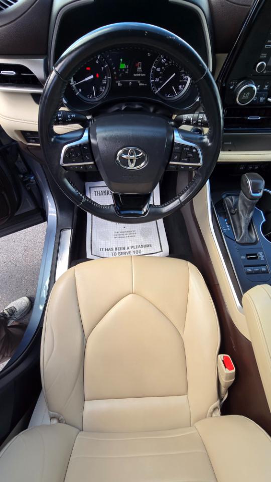 Toyota Highlander XLE Nav AWD V6 2021