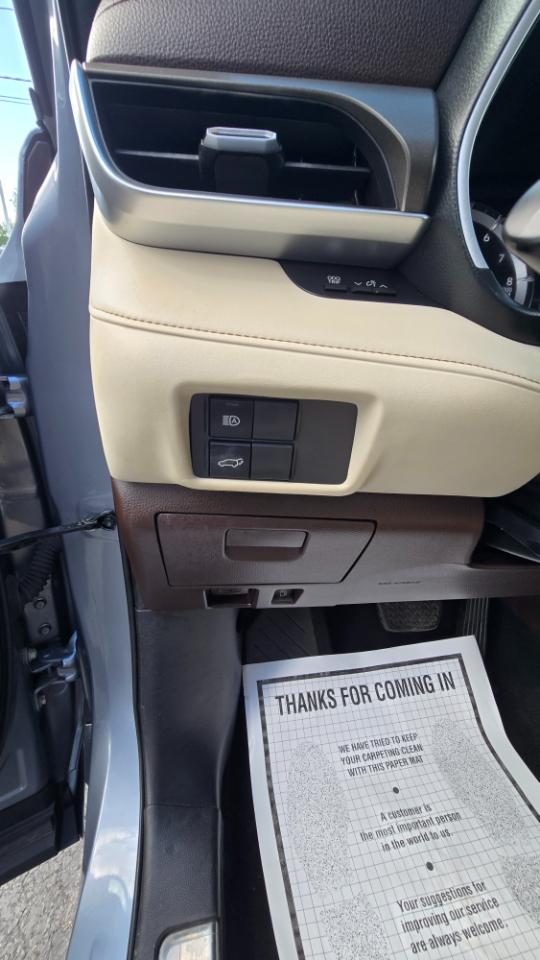 Toyota Highlander XLE Nav AWD V6 2021