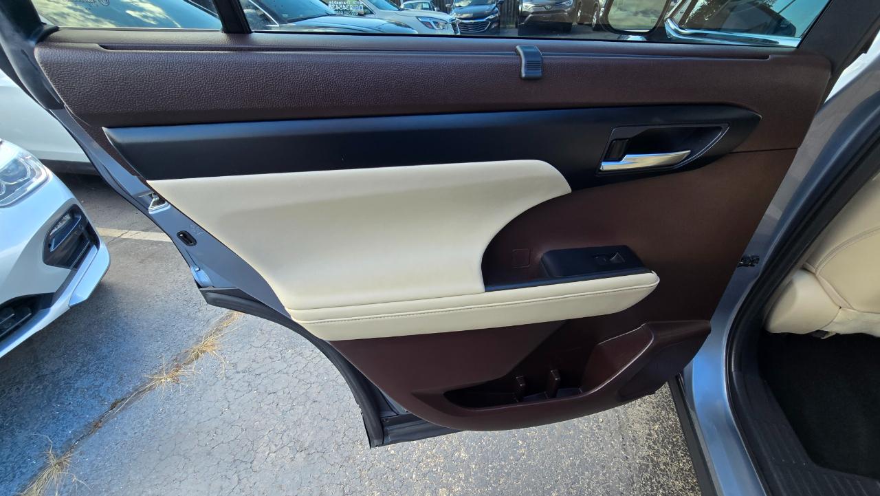 Toyota Highlander XLE Nav AWD V6 2021