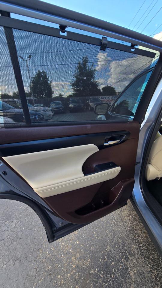 Toyota Highlander XLE Nav AWD V6 2021