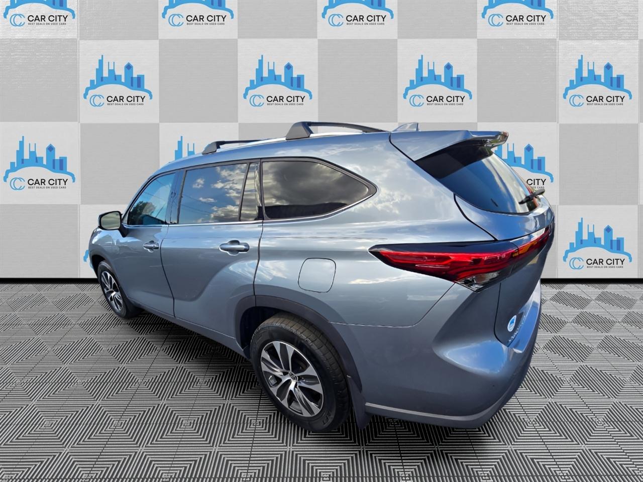 Toyota Highlander XLE Nav AWD V6 2021
