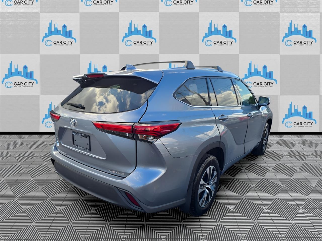Toyota Highlander XLE Nav AWD V6 2021