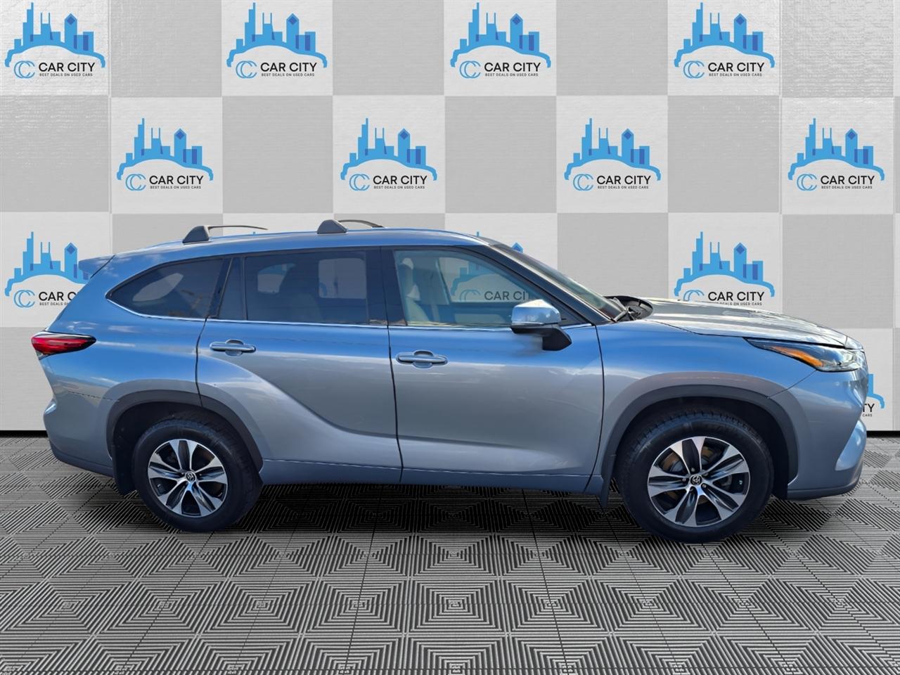 Toyota Highlander XLE Nav AWD V6 2021