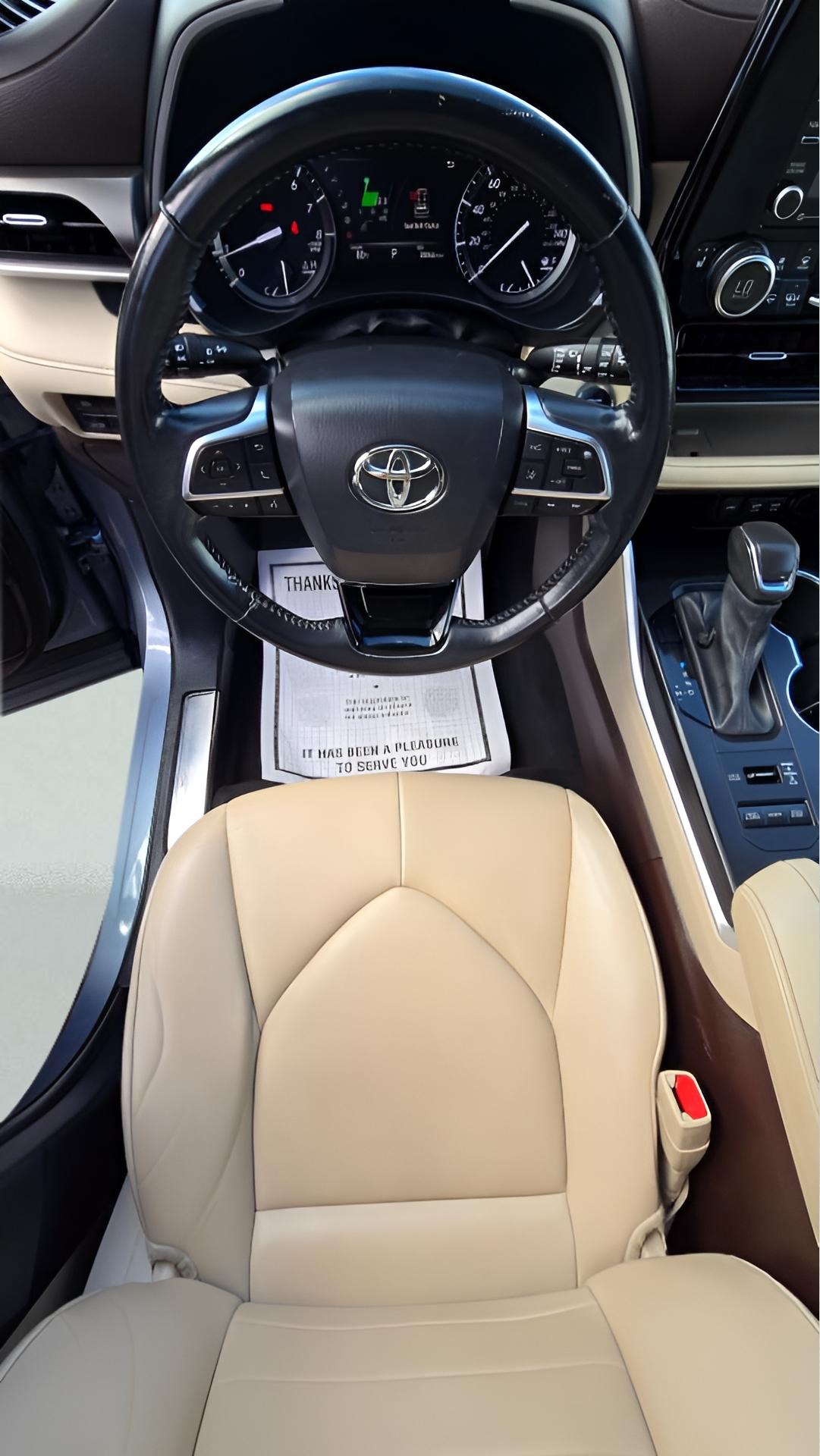 Toyota Highlander XLE Nav AWD V6 2021