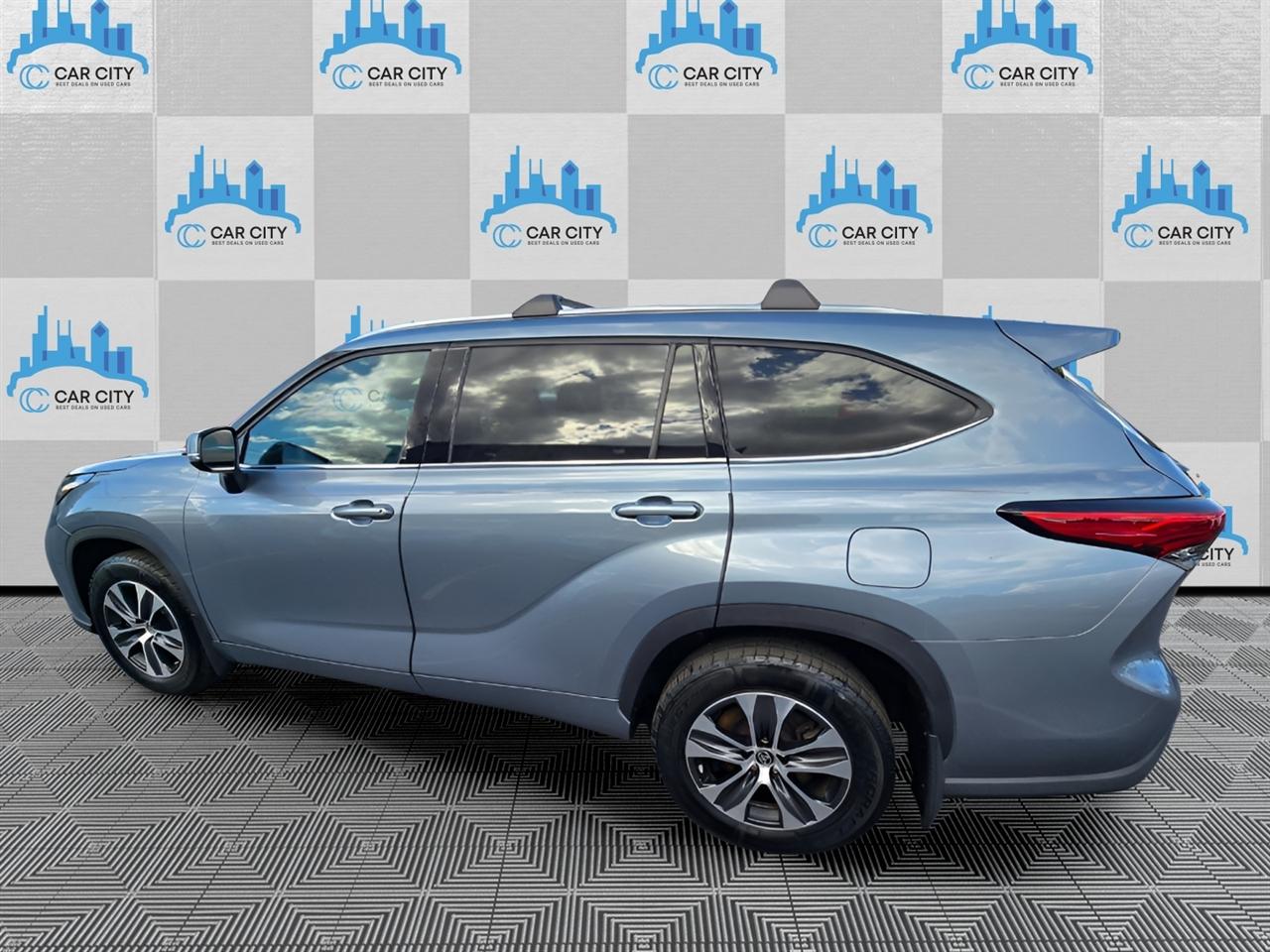 Toyota Highlander XLE Nav AWD V6 2021