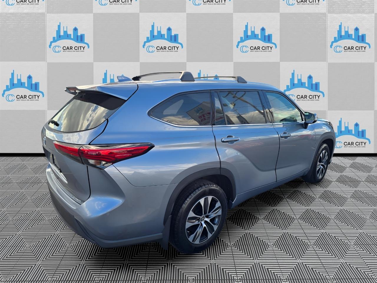 Toyota Highlander XLE Nav AWD V6 2021