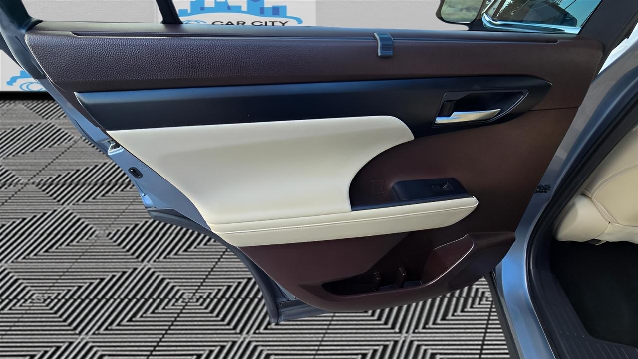 Toyota Highlander XLE Nav AWD V6 2021