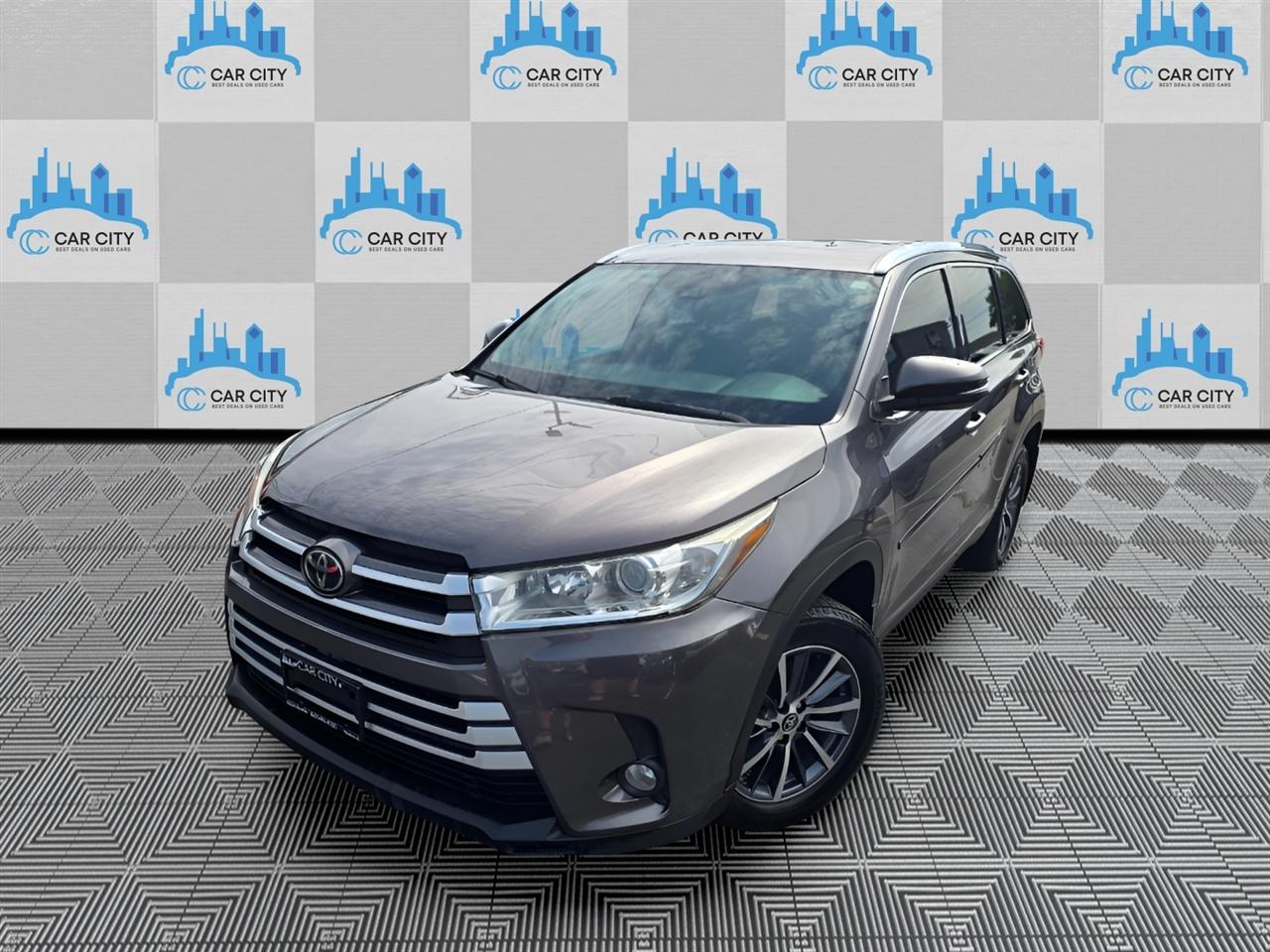 Toyota Highlander XLE AWD V6 2019