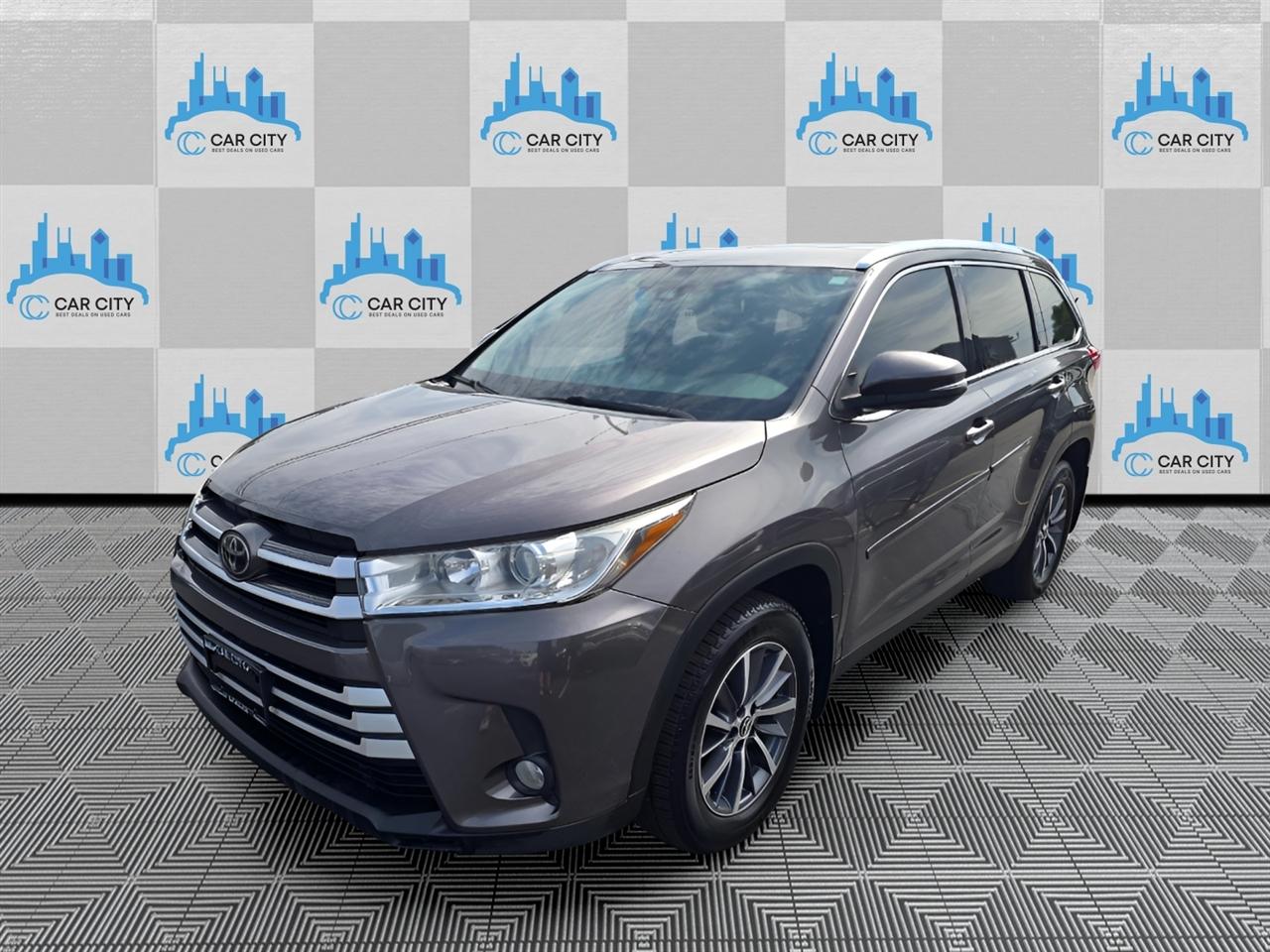 Toyota Highlander XLE AWD V6 2019