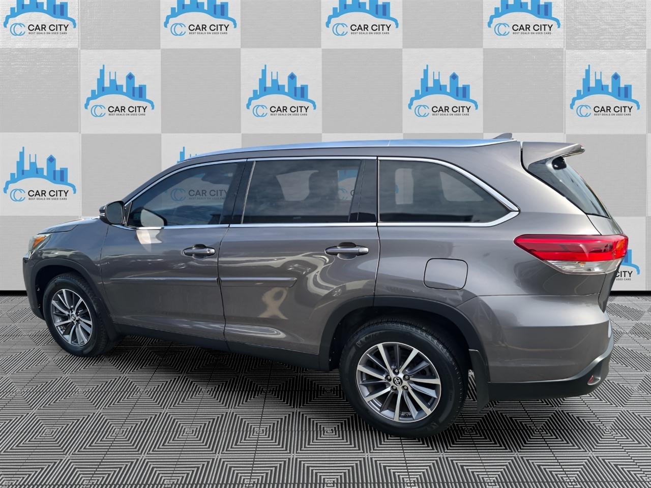 Toyota Highlander XLE AWD V6 2019